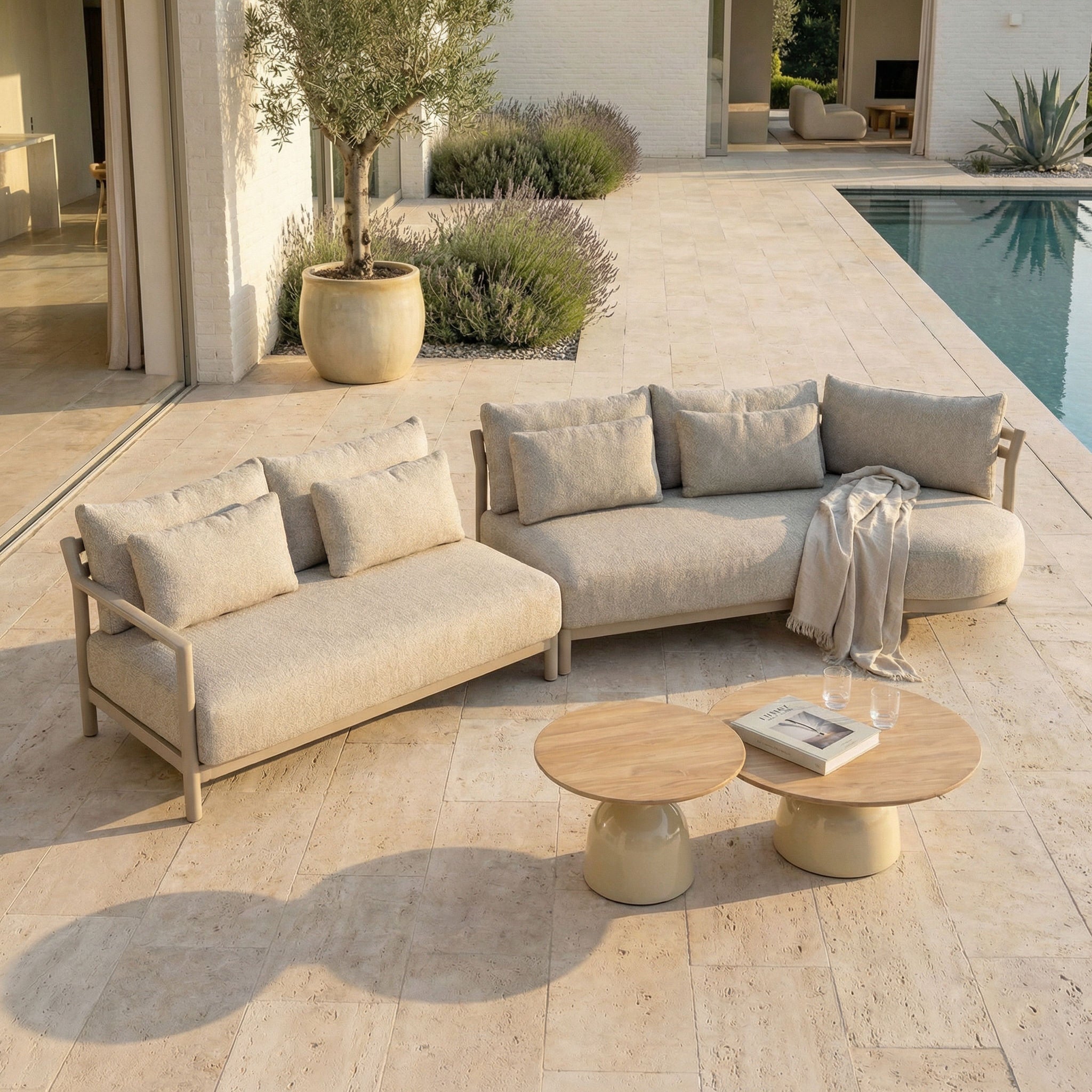 Salon de jardin MYRANA 5 places & duo de tables basses teck