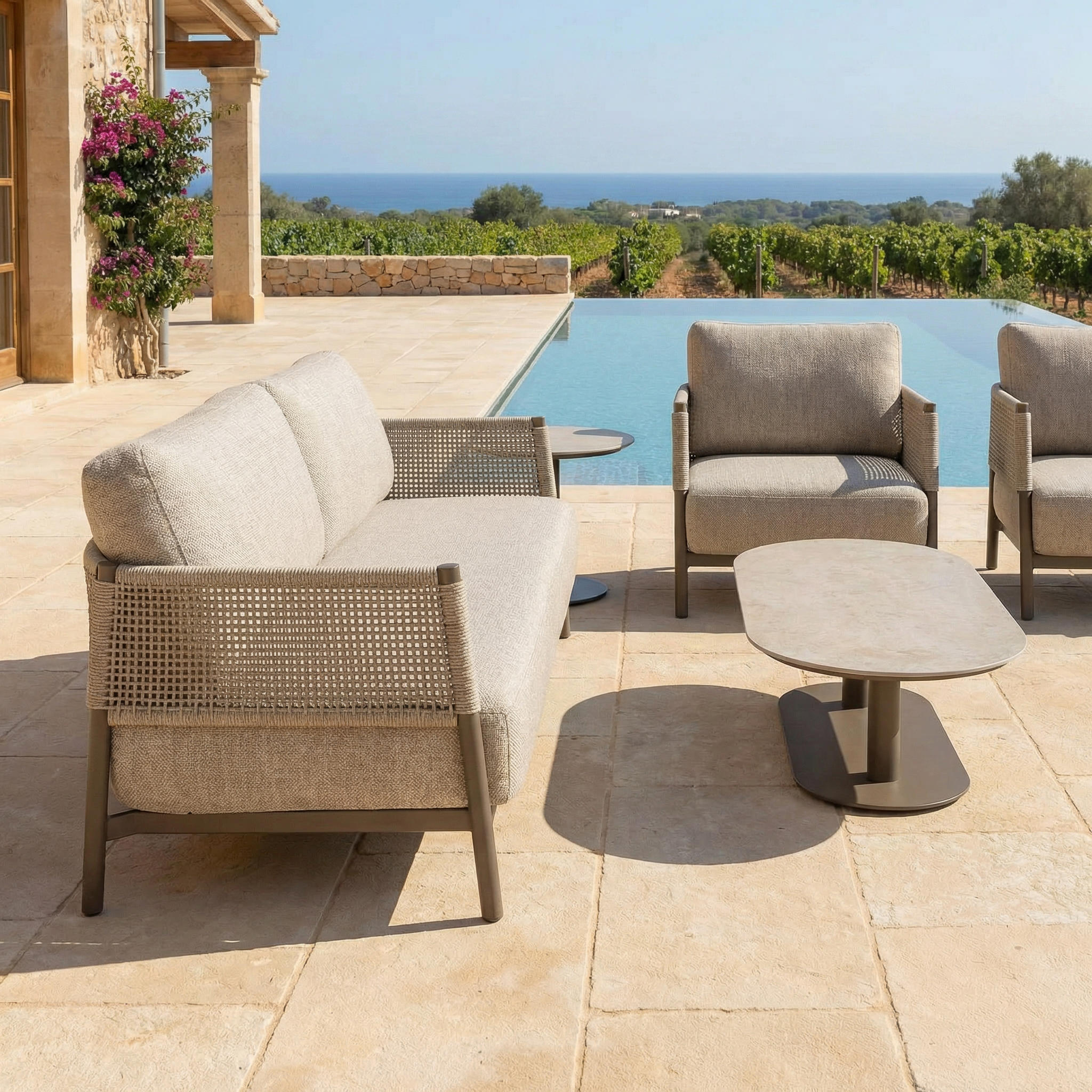 Salon de jardin SOLARA 5 places avec grande table basse et table d’appoint