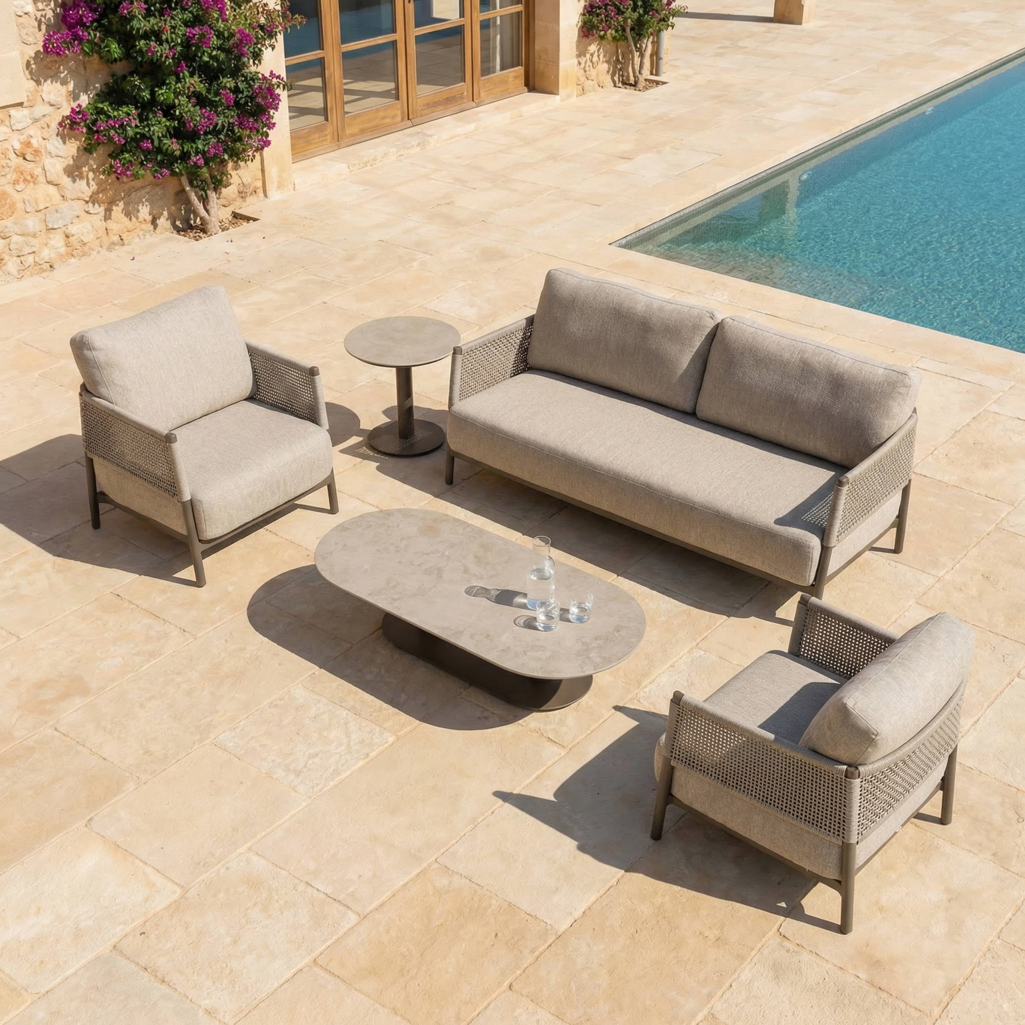 Salon de jardin SOLARA 5 places avec grande table basse et table d’appoint
