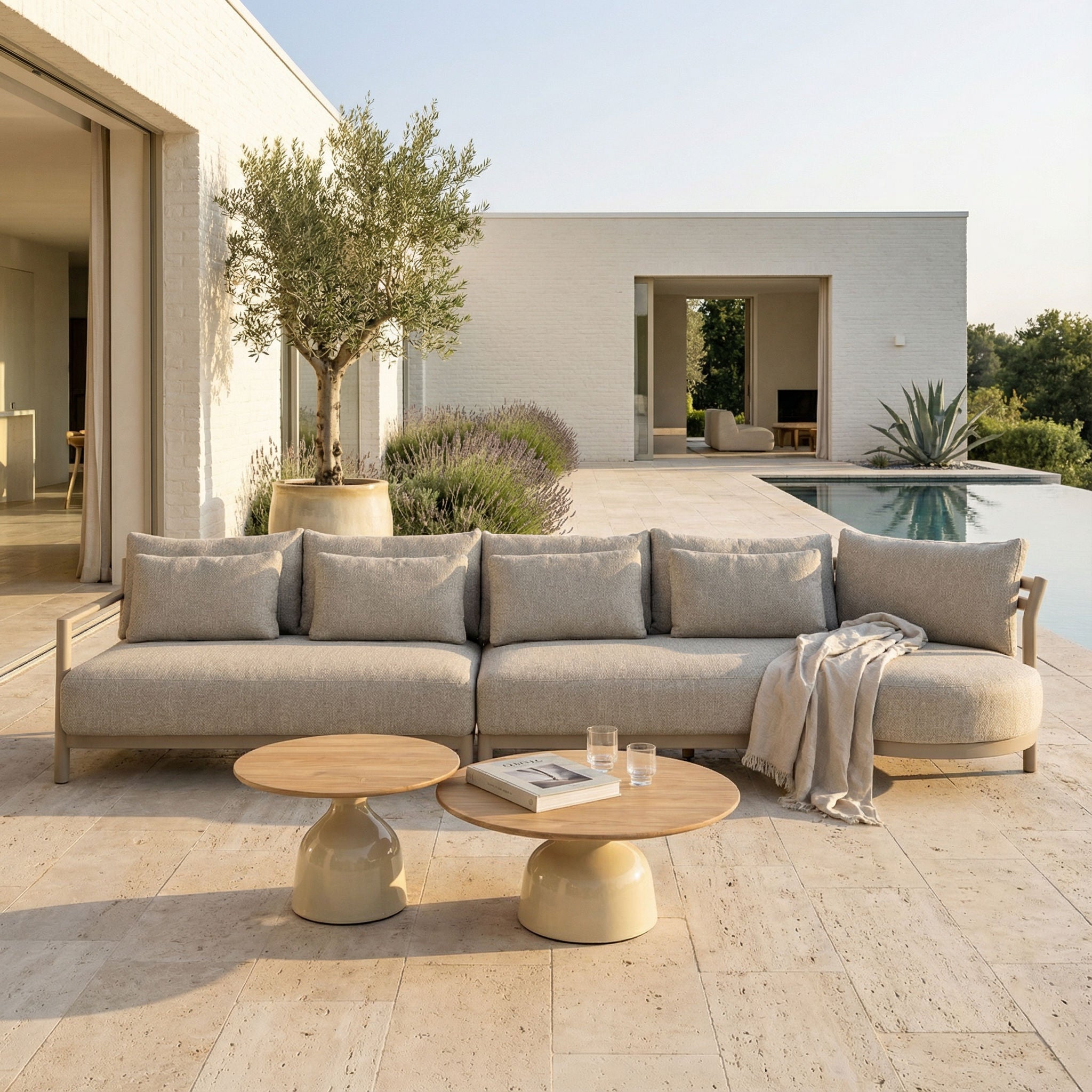 Salon de jardin MYRANA 5 places & duo de tables basses teck