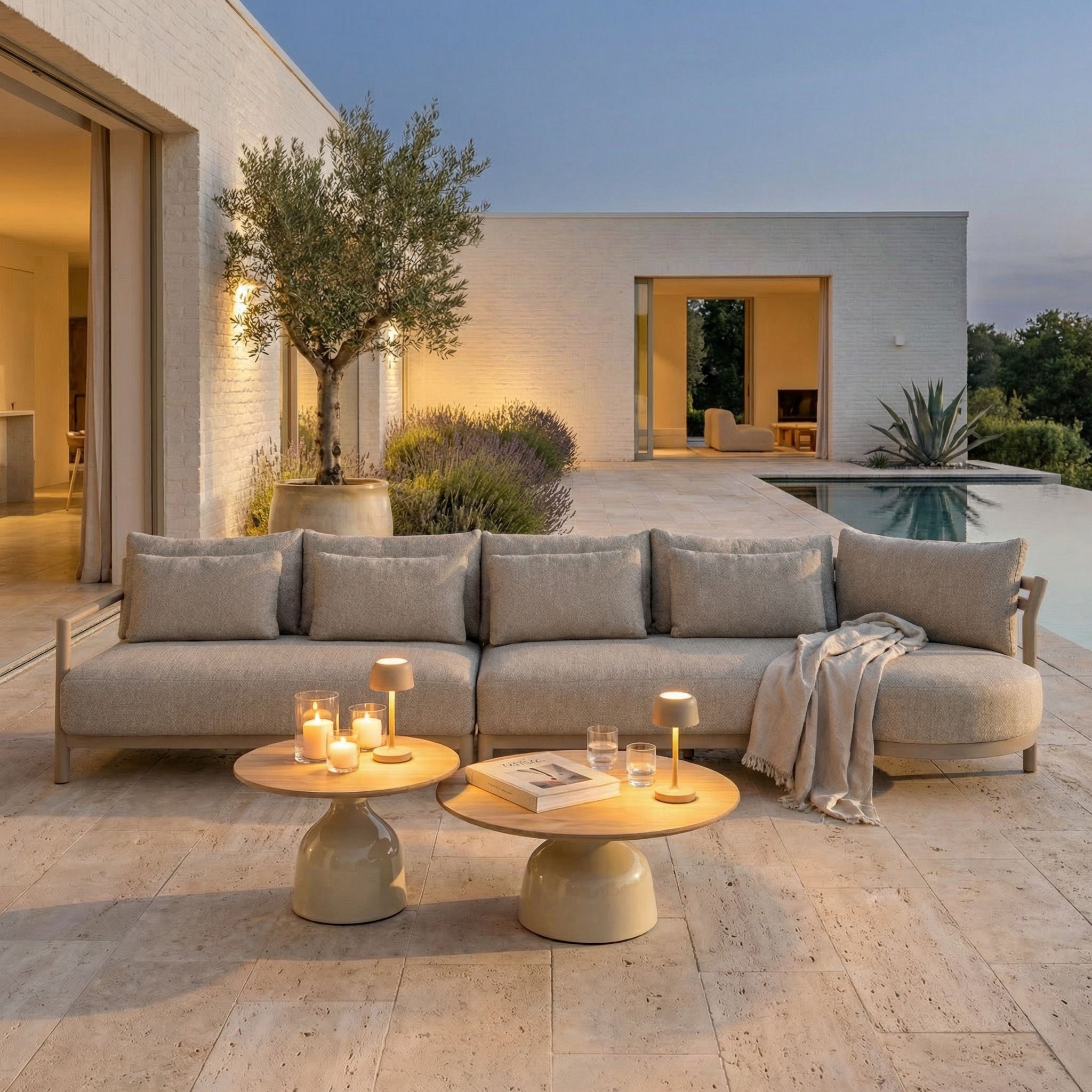 Salon de jardin MYRANA 5 places & duo de tables basses teck